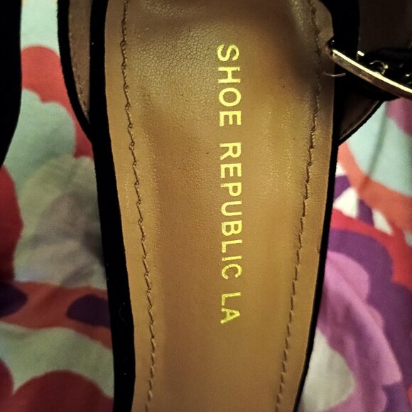 Women Shoe Republic Velvet Heels, 9, New - Picture 2 of 5